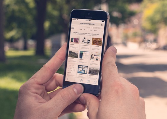 iPhone 5S Street MockUp